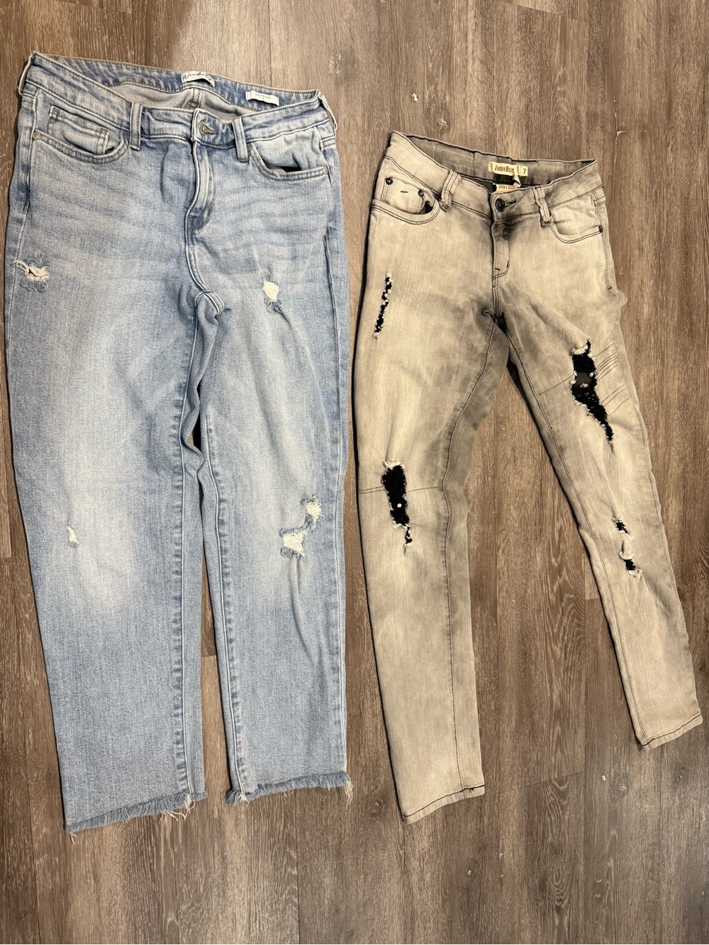 Lot of Distressed Women’s Jeans Wonderly and Judy Blue size 6/7